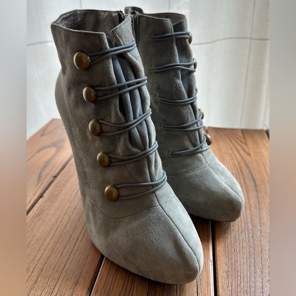 Like New Jeffrey Campbell Suede Heeled Booties Heels with Buttons Size 7